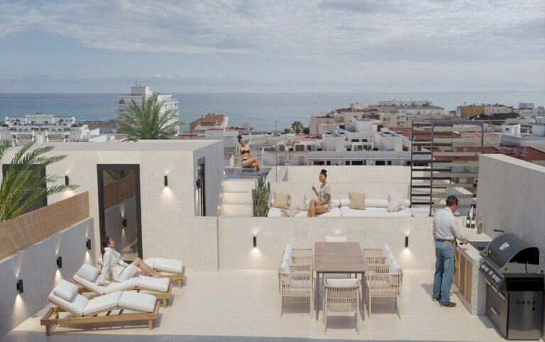 Exclusive new build apartment in the centre of Torrevieja