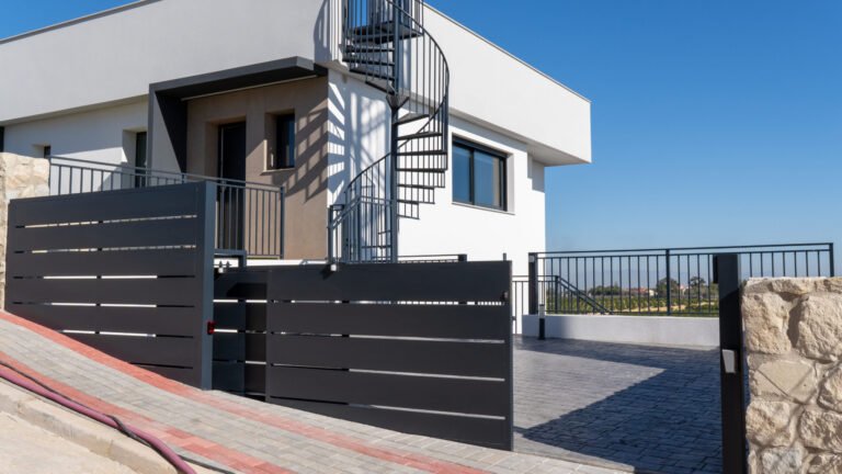Exclusive semi-detached villa in La Finca Golf